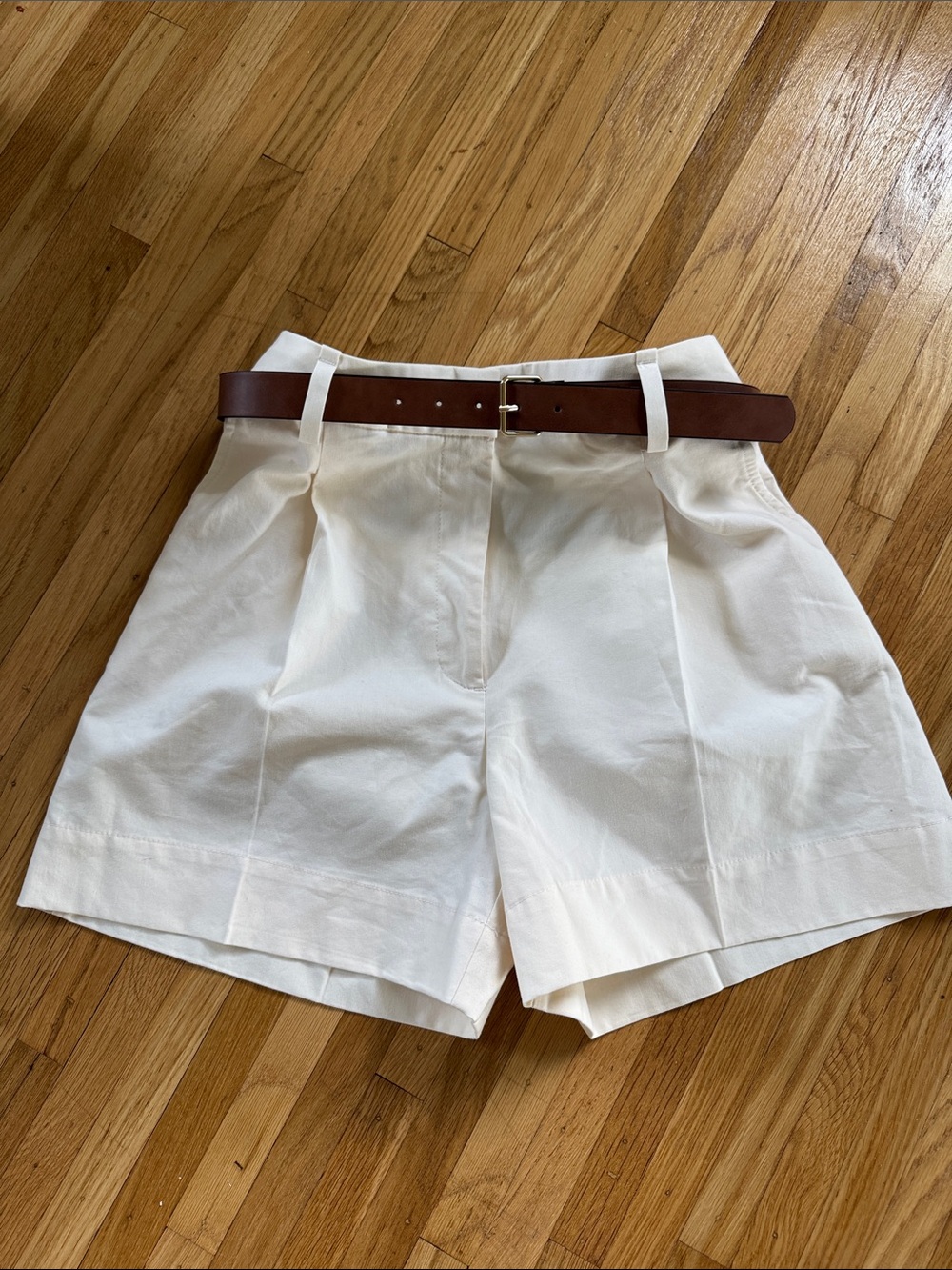 High-Waist Cream Women's Pleated Shorts size 4